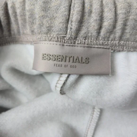 Fear of God Essentials Shorts Light Oatmeal NWT Minimal Streetwear - Picture 6 of 7